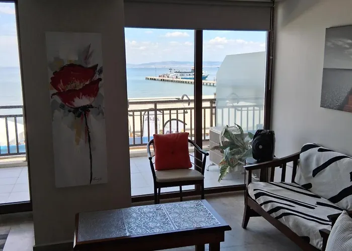 Seashore B Apartment *