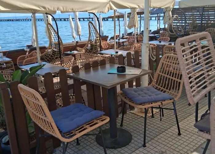 Seashore B * Peraía