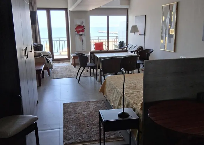 Seashore B * Peraía