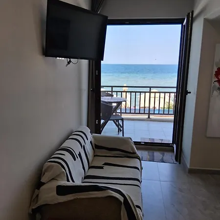 Seashore B Апартаменты *